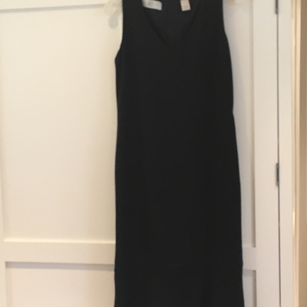 Black Trumpeted Bottom sleeveless Dress
